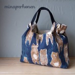 ミナペルホネン　ハンドメイドシャーリングバッグ(alive,navy) 