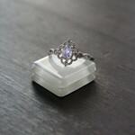 ロイヤルブルームーンストーン（ペリステライト）　レースフレームCZリング　SILVER925