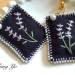 秋田みなみ農園より＊ラベンダー手刺繍サシェ・黒＊