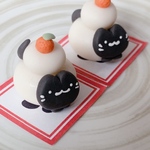 鏡餅黒にゃんこの置物(台紙つき)