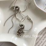 ☆人気・再再販☆【シルバーフープピアス】アシンメトリー/ピアス　大ぶり/ピアス　フープ/ピアス　シルバー/ピアス　大人/ピアス　シンプル/個性的/ジャラジャラチャーム