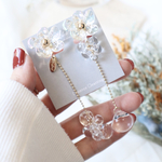 クリアフラワーのアシンメトリーピアス