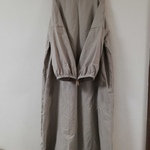 シンプルゆったりワンピース〜フリーサイズ／グレージュ／コットン／やわらかブロード／着丈長め／ふんわり8分袖〜
