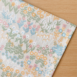50*50【ソフトコットン】スウェーデンの庭園／ベージュ《 生地 コットン 綿 ローン 花柄 フラワー お花 蝶々 北欧 北欧風 北欧柄 ソフト加工 タイプライター COTTONCANDY 薄手 》