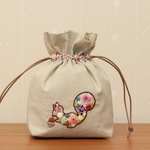 花づくし　リス　巾着ポーチ　手刺繍