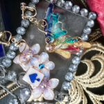 （B）ステンドグラスの蝶と花イヤリング〜サーカスの想い出〜（earrings of butterfy and  flower〜Circus fantasy〜）.