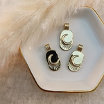 【閉店SALE】月ペンダント　ゴールド🌙