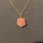 【スピリチュアル】ピンクの薔薇のお守りネックレス