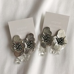 clear Japan vintage beads × metal flower pierce おおぶりピアス　シルバーピアス