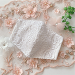 新作 🌸国産総刺繍🌸ローズ刺繍マスク🌸✳️ 抗ウイルス　抗菌　クレンゼ　3層　マスク　冠婚葬祭　ウエディング　洗えるマスク ホワイトマスク　肌に優しいシャダン生地にも！