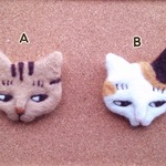 羊毛フェルトのチラ見猫のブローチ⑵