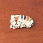 カラフルなトラブローチ