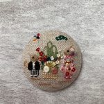 リネン生地刺繍ブローチ
