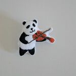 【再販】バイオリン弾きのパンダブローチ