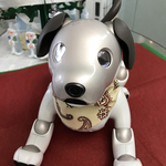 aiboちゃんのベージュ系バンダナ　ペーズリー柄