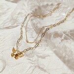 バタフライチャームの2連ネックレス