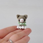 【再販】*刺繍糸の小さな猫ちゃん*
