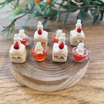 12/12(日)20:00再販！【ミニチュア】うさちゃんショートケーキとストロベリーティーセット［ピアス・イヤリング加工可能］