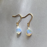 オパールピアス
