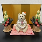 しろくま貯金箱  お正月 ① 敷物(絹) & ネックレス & お餅帽子の３点セット