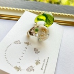 再販♡ ころんとかわいい　クリアグリーンとお花のピアス