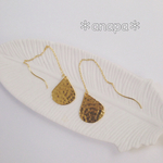 水玉模様のゆらゆらピアス