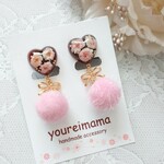 リボンとファーが揺れるイヤリング ピアス