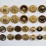 メーカー廃番品　ヴィンテージ　ジルコニア入　アンティークボタン　ゴールド系１６　（１６組３２個）　bt9-16