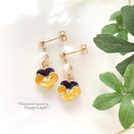 小さな幸せ✿ビオラとコットンパールのピアス(イヤリング、樹脂ピアス)
