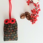 お守り袋　正絹  立涌花紋