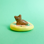 走るクマの小物入れ