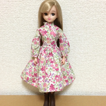 ピンク小花の長袖ワンピース