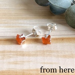 【再販1】《天然石》ファセットカット〔スクエア〕ピアス 【カーネリアン4mm/SV925】