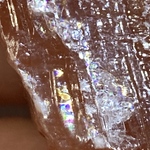 【勇気を引き出す】虹入り レッド カルサイト　ラフストーン　原石　方解石