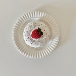クリスマス限定　ショートケーキ風ドーナツ