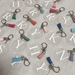 イニシャルアクリルキーホルダー