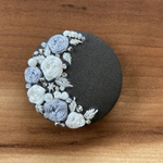 ビーズ刺繍くるみボタン（ヘアゴム/ブローチ）