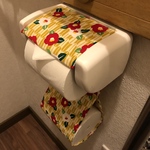 椿のトイレットペーパーホルダー　黄色