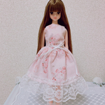 J05 ジェニーサイズ　27cmドール　ピンクの小花柄ワンピース♪