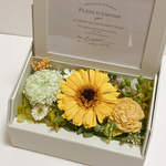 【再販】Anniversary Photo Flame  ♯01 イエロー系＊ボックスフラワー　ひまわりみたいなガーベラ　贈り物　お誕生日プレゼント　結婚祝い　ギフト　両親様贈呈花
