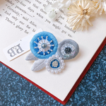 ブルーglay 丸花とパールのビーズ刺繍ブローチ