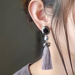 グレータッセル シルバーの大ぶりピアス/イヤリング