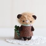 約6.5cmの小さな あみぐるみ ふわふわ ブラウンクマちゃん