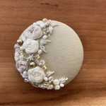 ビーズ刺繍くるみボタン（ヘアゴム/ブローチ）