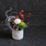お正月★ピンポンマムと葉牡丹のミニアレンジ～白花器