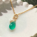 🍃14kgf 🍃小さな蕾と綺麗なリーフ🍃宝石質グリーンオニキスブリオレットカットと淡水パールのネックレス