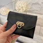 本革のミニ財布★ ミニウォレット　小さめ　財布　コンパクト　二つ折り　