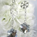 ☆☆雪の結晶ガラス♡ピアス（樹脂フック）