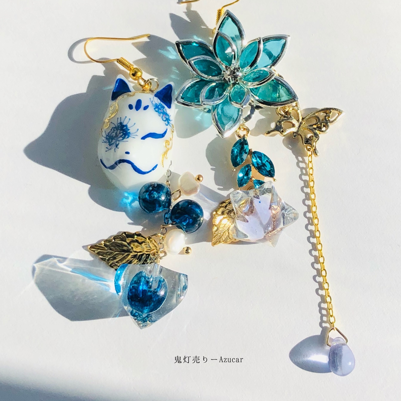 彼岸花柄の白狐面と鬼灯と椿の和風ピアス イヤリング淡水パール