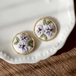 クラシカルフラワー　刺繍　イヤリング /ピアス